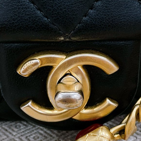 90% NEW CHANEL BLACK LAMB LEATHER SQUARE BAG - Picture 15 of 15